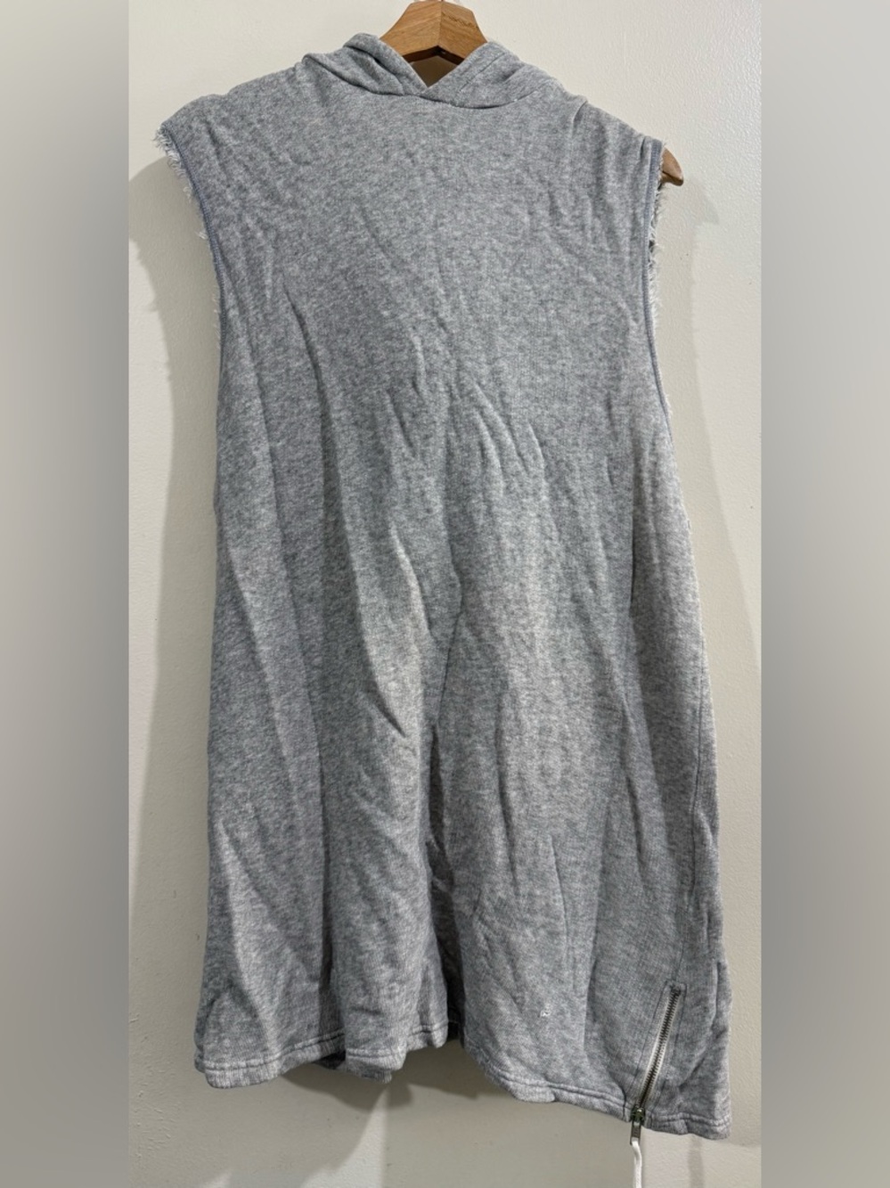 BULK Sleeveless Hooded Vest in Heather Gray